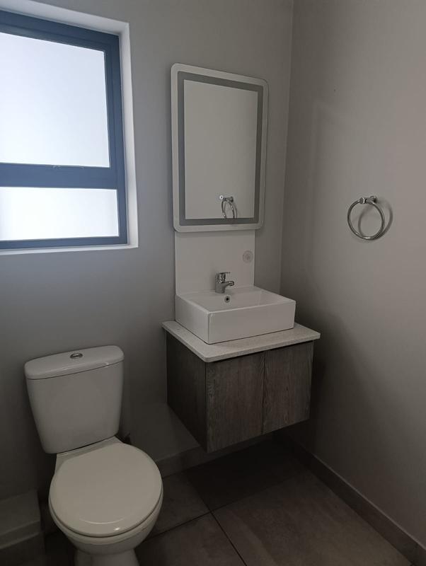 To Let 2 Bedroom Property for Rent in Rivergate Western Cape